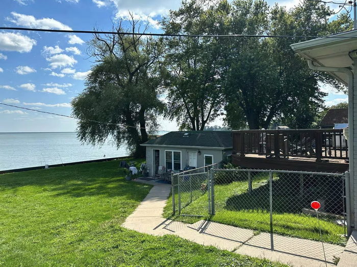 Lakeview Motel (OYO Hotel Lakeview) - Real Estate Photos (newer photo)